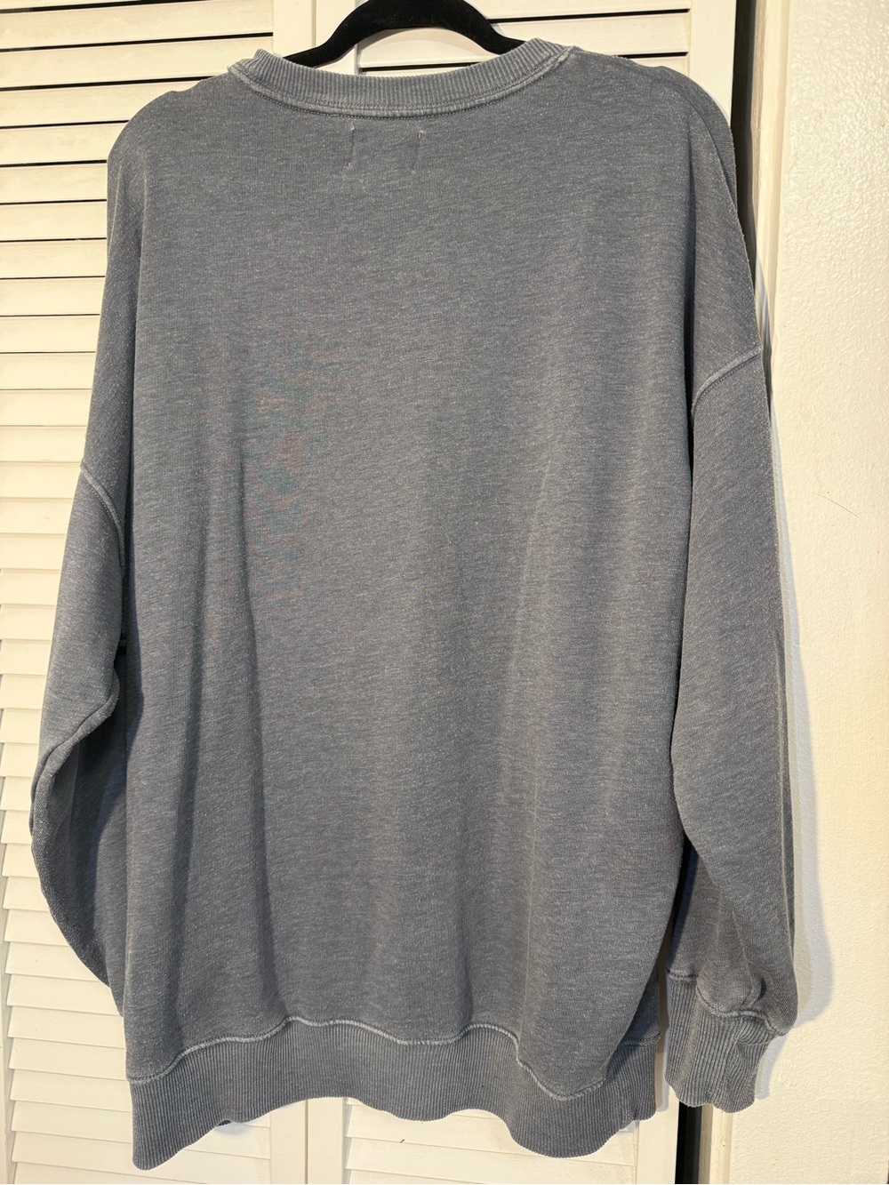 American Eagle Gray Jegging-Fit Crescent Moon Graphic Sweatshirt - Picture 4 of 5